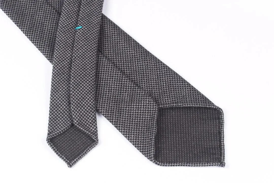 Black-Grey Houndstooth