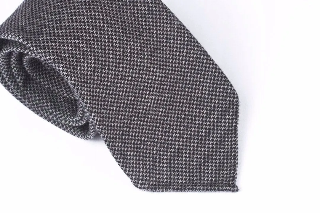 Black-Grey Houndstooth
