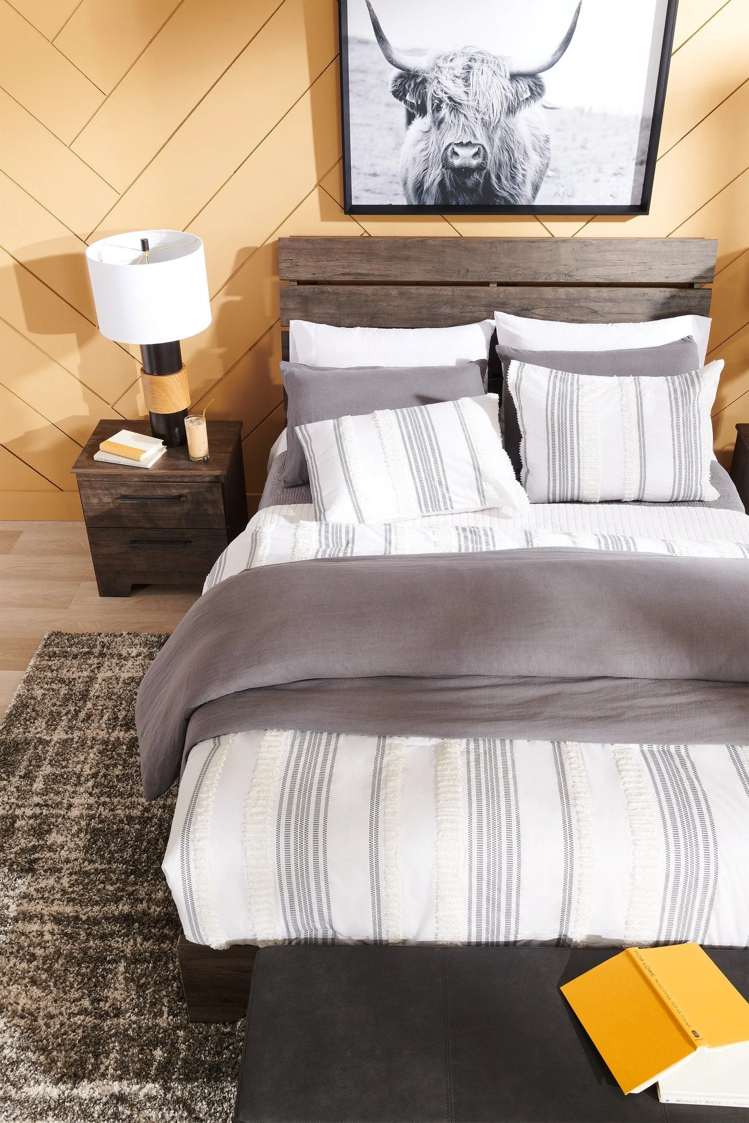Vash 6-Piece Queen Platform Bedroom Set